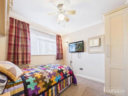 3 bedroom End of terrace house for sale in Lyn Court, Basingstoke
