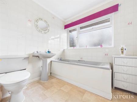 3 bedroom Terraced House for sale in Hillary Road, Basingstoke