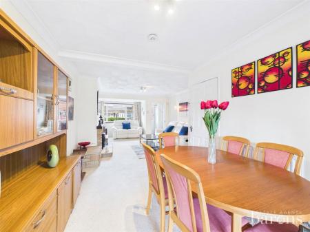 3 bedroom Terraced House for sale in Hillary Road, Basingstoke