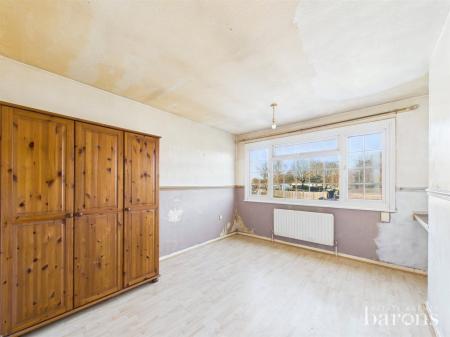 3 bedroom End of terrace house for sale in Harlech Close, Basingstoke