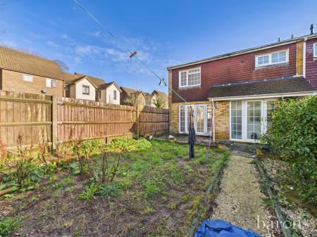 3 bedroom End of terrace house for sale in Harlech Close, Basingstoke