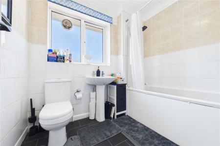 4 bedroom Terraced House for sale in Cavalier Road, Old Basing