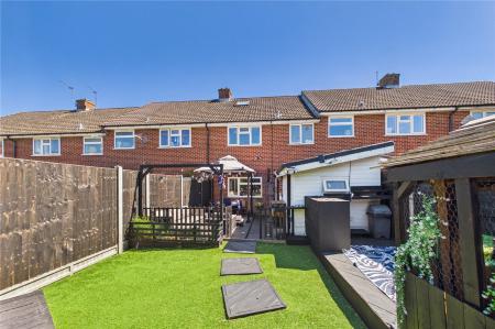 4 bedroom Terraced House for sale in Cavalier Road, Old Basing