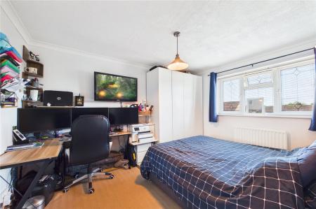 4 bedroom Terraced House for sale in Cavalier Road, Old Basing