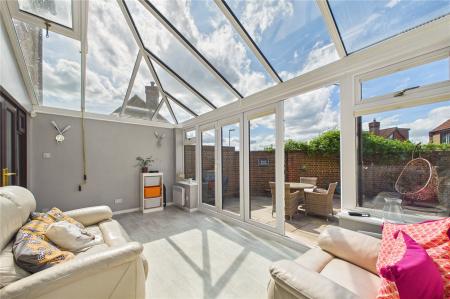 5 bedroom Detached house for sale in Highwood Ridge, Basingstoke