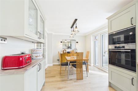 5 bedroom Detached house for sale in Highwood Ridge, Basingstoke