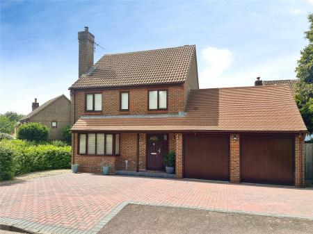 5 bedroom Detached house for sale in Highwood Ridge, Basingstoke