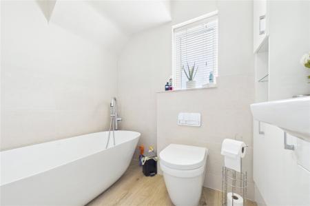 5 bedroom Detached house for sale in Highwood Ridge, Basingstoke