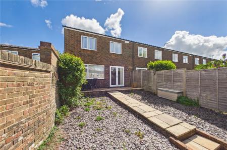 3 bedroom End of terrace house for sale in Falkland Road, Basingstoke