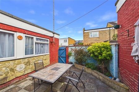 3 bedroom Terraced bungalow for sale in Thames Court, Basingstoke