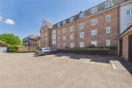 Richards Field, Chineham