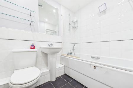 2 bedroom Flat for sale in Richards Field, Chineham