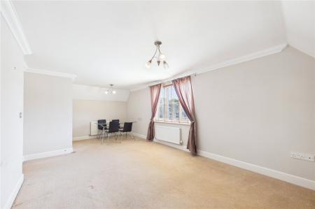 2 bedroom Flat for sale in Richards Field, Chineham