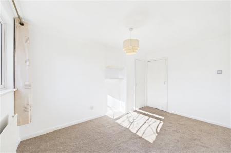 3 bedroom Terraced House for sale in Lyn Court, Basingstoke