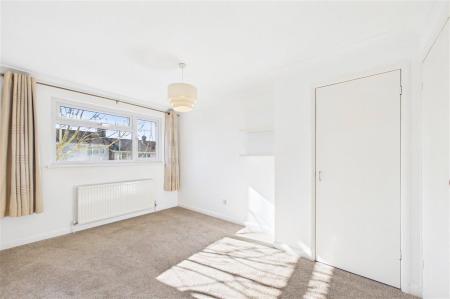 3 bedroom Terraced House for sale in Lyn Court, Basingstoke