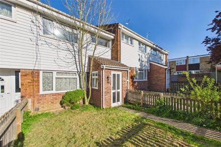 3 bedroom Terraced House for sale in Lyn Court, Basingstoke