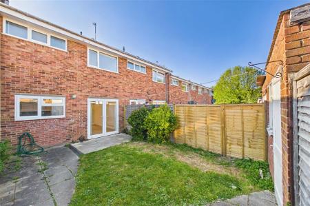 3 bedroom Terraced House for sale in Lyn Court, Basingstoke