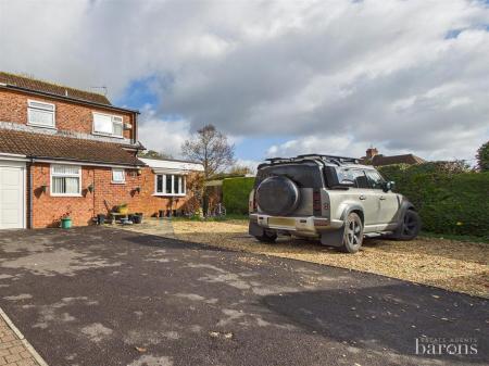 Foxmoor Close, Oakley