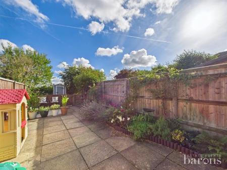 2 bedroom Terraced House for sale in Smiths Mead, North Waltham
