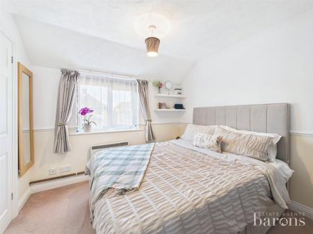 2 bedroom Terraced House for sale in Smiths Mead, North Waltham