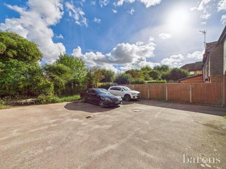 2 bedroom Terraced House for sale in Smiths Mead, North Waltham