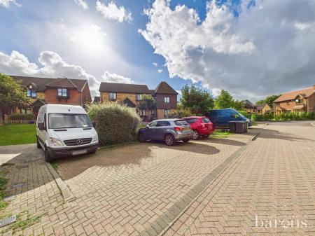 2 bedroom Terraced House for sale in Smiths Mead, North Waltham