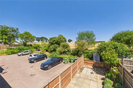 2 bedroom Terraced House for sale in Smiths Mead, North Waltham