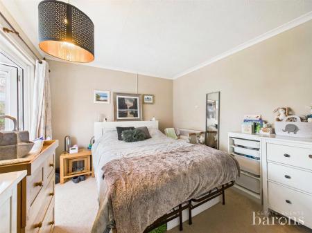 1 bedroom Semi-detached bungalow for sale in Hams Corner, Sherfield-on-Loddon