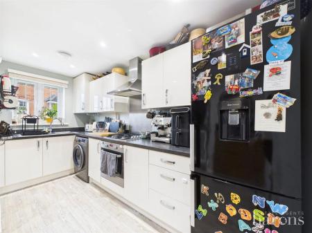 2 bedroom End of terrace house for sale in Mill Mead, Overton