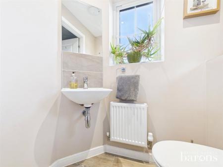 2 bedroom End of terrace house for sale in Mill Mead, Overton