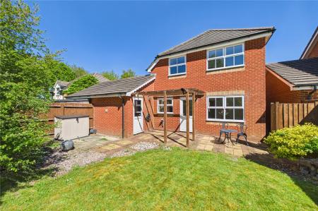 3 bedroom Detached house for sale in Chatsworth Green, Hatch Warren