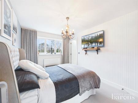 2 bedroom Semi-detached house for sale in Primrose Close, North Waltham