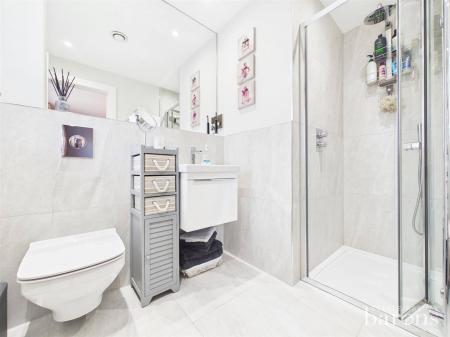 2 bedroom Semi-detached house for sale in Primrose Close, North Waltham