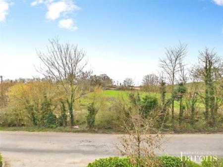 2 bedroom Semi-detached house for sale in Primrose Close, North Waltham