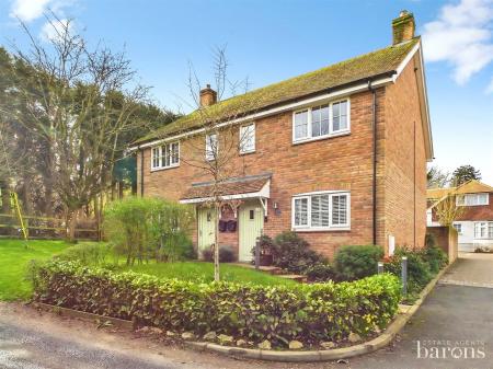 Primrose Close, North Waltham