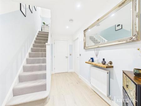 2 bedroom Semi-detached house for sale in Primrose Close, North Waltham