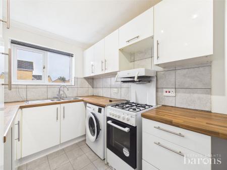 3 bedroom Semi-detached house for sale in Larkfield, Chineham