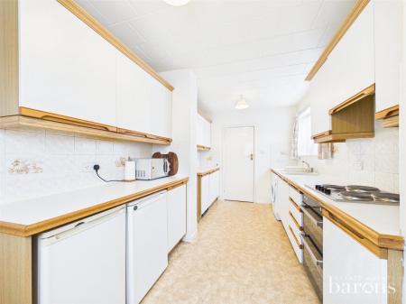 3 bedroom Semi-detached house for sale in Maple Crescent, Basingstoke