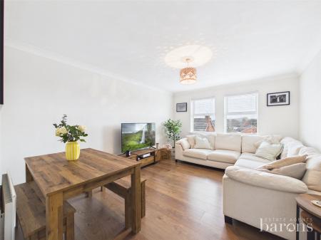 2 bedroom Flat for sale in Oceana Crescent, Beggarwood
