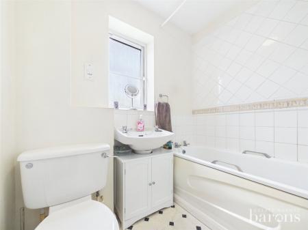 2 bedroom Semi-detached house for sale in Florence Way, Basingstoke