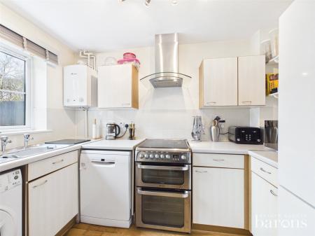 2 bedroom Semi-detached house for sale in Florence Way, Basingstoke