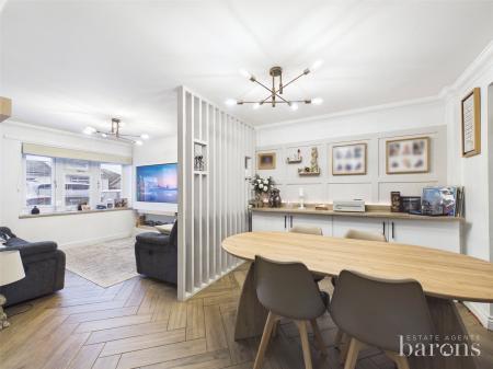 3 bedroom Terraced House for sale in Elizabeth Road, Basingstoke