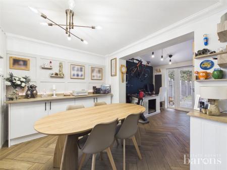 3 bedroom Terraced House for sale in Elizabeth Road, Basingstoke
