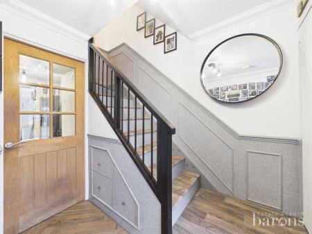 3 bedroom Terraced House for sale in Elizabeth Road, Basingstoke