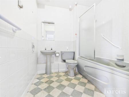 2 bedroom Flat for sale in Gershwin Court, Basingstoke