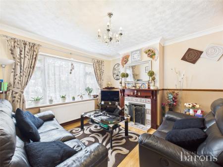 4 bedroom Semi-detached house for sale in Sheppard Road, Basingstoke