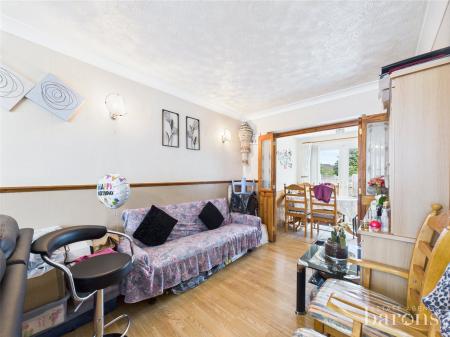 4 bedroom Semi-detached house for sale in Sheppard Road, Basingstoke