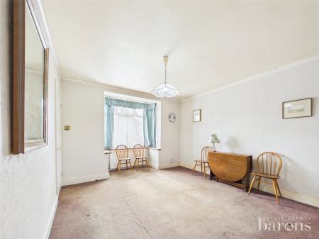 4 bedroom Detached house for sale in Oakley Lane, Oakley