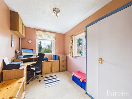 4 bedroom Detached house for sale in Oakley Lane, Oakley