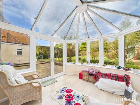 4 bedroom Detached house for sale in Oakley Lane, Oakley